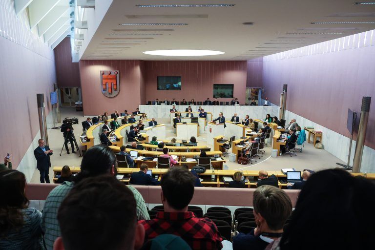 Orgelumbau Schwarzacher Kirche, Orgel wird umgebaut – bitte Bilder vom Umbau und von Michael Fritsch, der die Bauarbeiten leitetFotos von der Landtagssitzung, Aktuelle StundeFotos von der Landtagssitzung, Aktuelle StundeFotos von der Landtagssitzung, Aktuelle Stunde