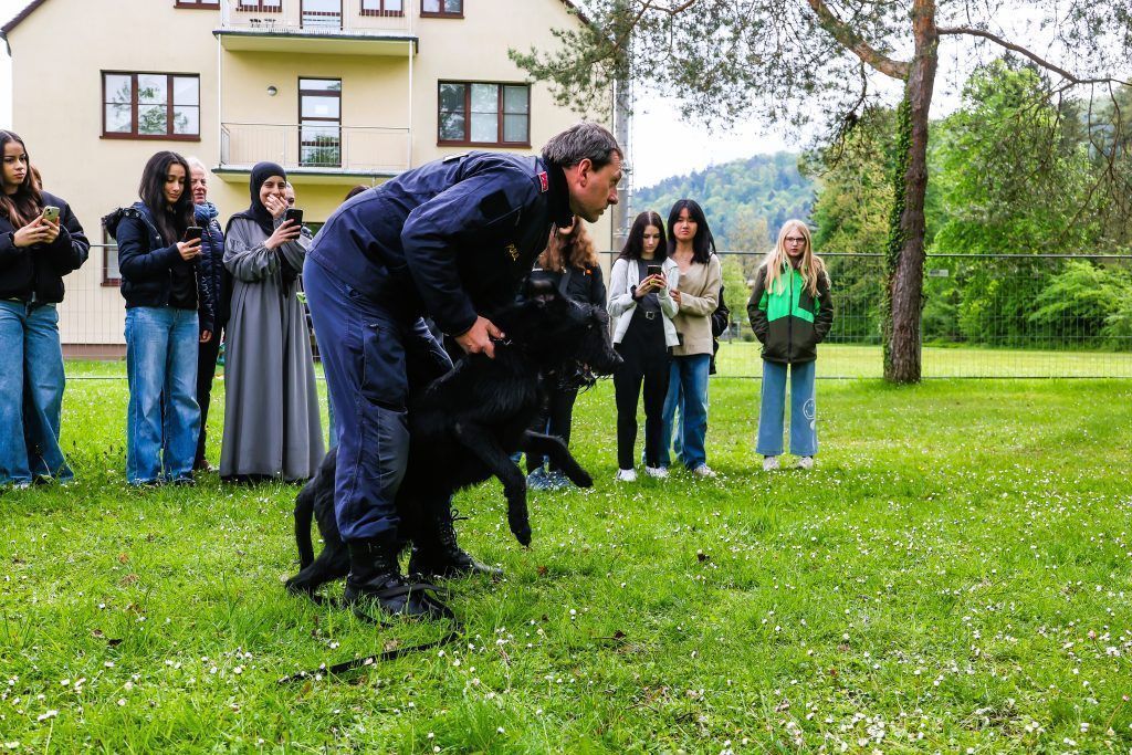 Zukünftige Heldinnen: Der "Girls Day" bei Polizei und Bundesheer