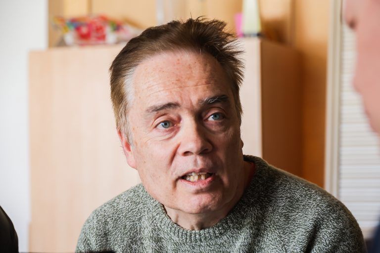 Personalmangel in der Behindertenbetreuung, Zu wenig Betreuer, keine Zivildiener – bei der Lebenshilfe mssen Werksttten geschlossen werden bzw. Betreute knnen dort nicht mehr hin. Wir haben einen konkreten Fall (Louisa), sprechen mit ihrer Mutter und Vertretern der Lebenshilfe
