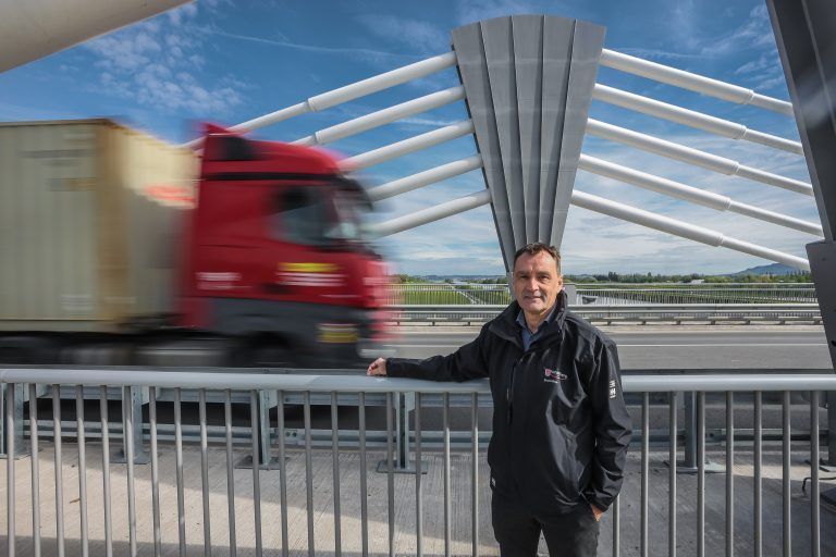 Rheinbrcke Hard-Fu§ach, Neue Brcke wird neu erffnet. Wir lassen sie uns von einem Experten erklren. Videorundgang plus Fotos