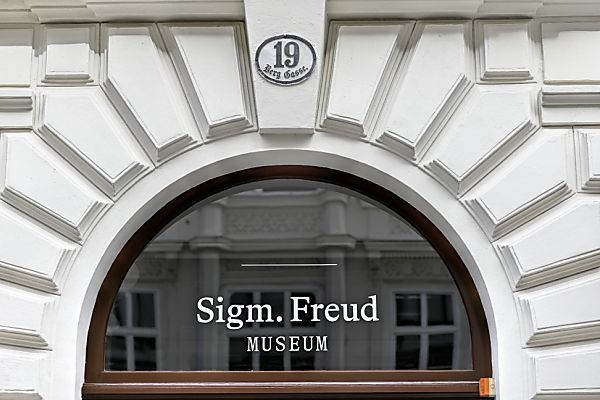 Das Freud-Museum wagt sich in die Tiefen des &#8220;Unheimlichen&#8221;