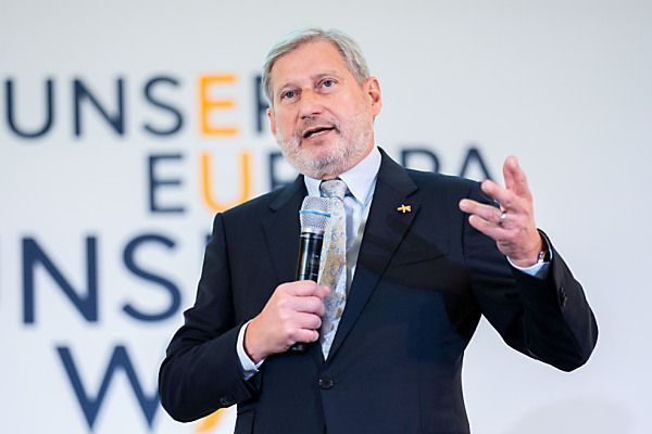Hahn übt scharfe Kritik an FPÖ und Türkis-Grün