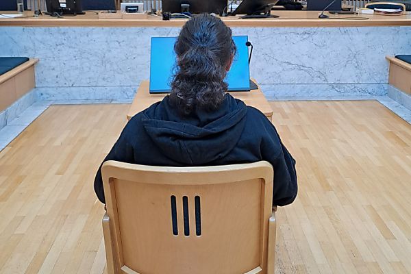 Teilbedingte Haft für Schüler wegen Terrorplänen