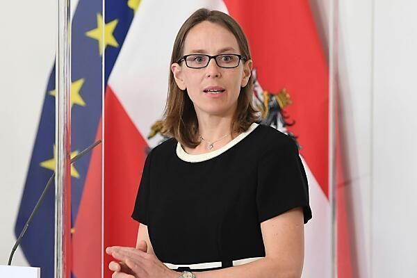 Strukturen für Erwachsenen-Impfprogramm werden erarbeitet