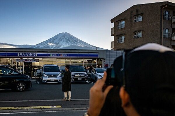 Aussichtspunkt zum Berg Fuji wird abgeschirmt