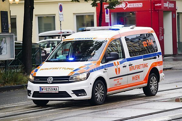 Mann nach Detonation in Wiener Keller schwer verletzt
