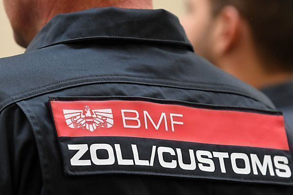 Zoll stellte 700.000 Euro am Flughafen Wien sicher