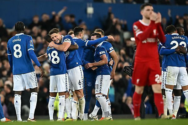 Liverpool im Titelrennen mit Derby-Pleite gegen Everton