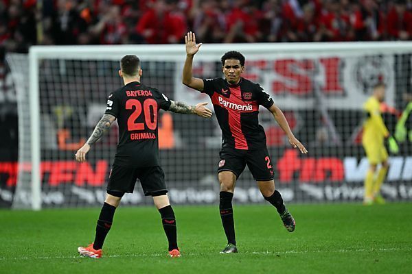 Leverkusen rettet Remis - Laimer bei Bayern-Sieg verletzt