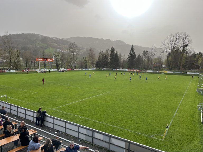 Rückrundenauftakt im Höchster Rheinaustadion - Rückrundenauftakt im Höchster Rheinaustadion