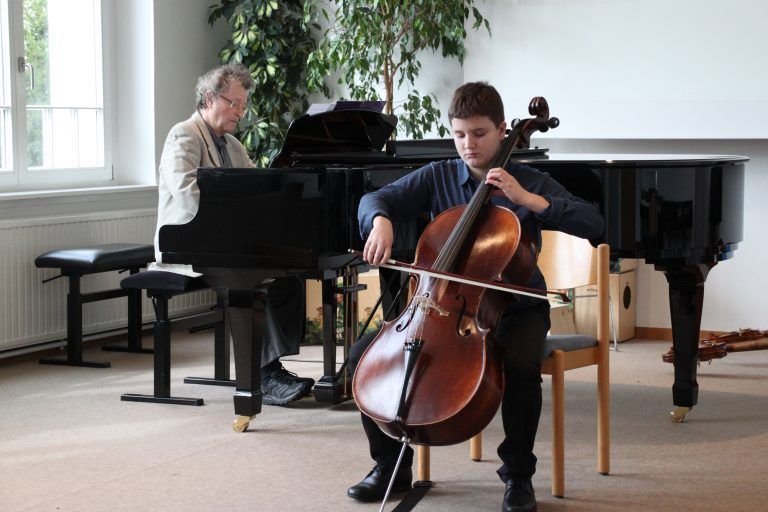 Musikschule wird bespielt - Musikschule wird bespielt