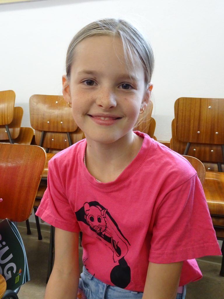 Emely Gasser, 10 Jahre, Dornbirn: Ich bin heuer neu dazugekommen und eine Freundin hat mir davon erzählt. Ich fand die Idee gleich cool, da der es ein wirklich toller Chor ist, bei dem man viel Spaß miteinander hat. - Die singenden Haselmüsle - Haselmüsle Chor