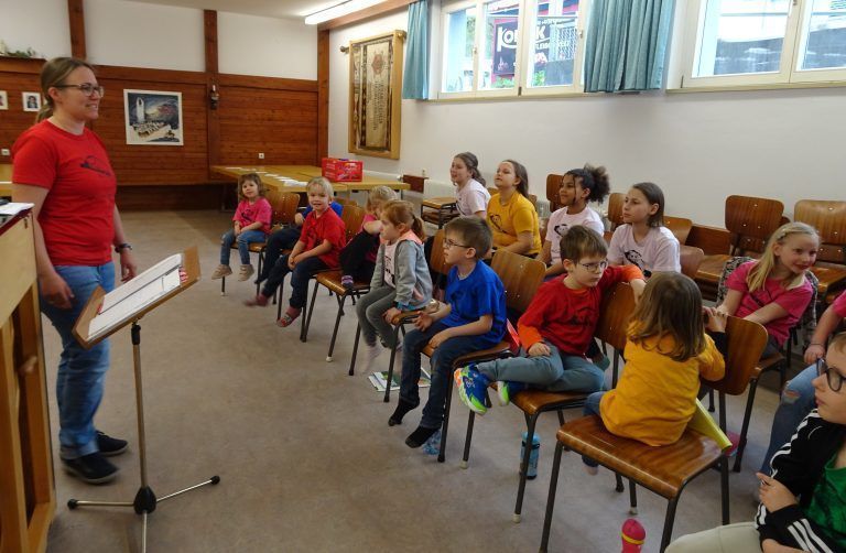 Ein wichtiger Aspekt bei der Chorprobe ist auch als Gemeinschaft zusammenzufinden. - Die singenden Haselmüsle - Haselmüsle Chor