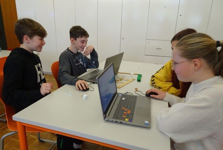 Den Jugendlichen gefiel am Workshop, dass sie so kreativ sein konnten. - Einblick in die Technik der Zukunft - Tourbus des technischen Museums Wien in der MS Baumgarten und dem Poly Dornbirn