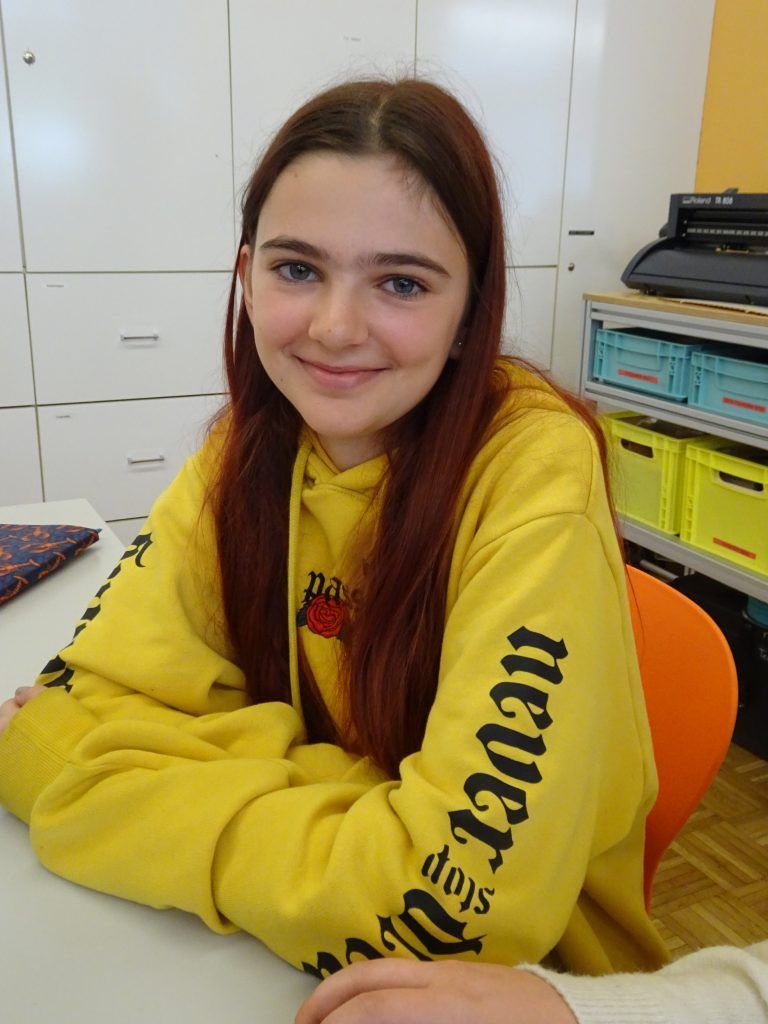 Lea Künz, 12 Jahre, Dornbirn: Zunächst einmal war der Workshop eine tolle Abwechslung zum Unterricht und ich bin begeistert, was alles mit einer Maschine möglich ist und was wir nach so kurzer Zeit schon machen konnten. - Einblick in die Technik der Zukunft - Tourbus des technischen Museums Wien in der MS Baumgarten und dem Poly Dornbirn