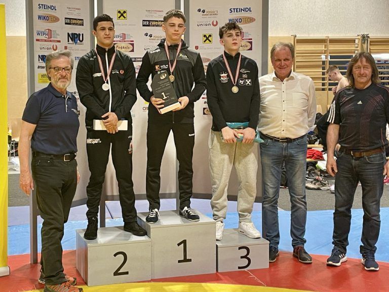 daniel struzinjski platz eins - ksk klaus tonangebend