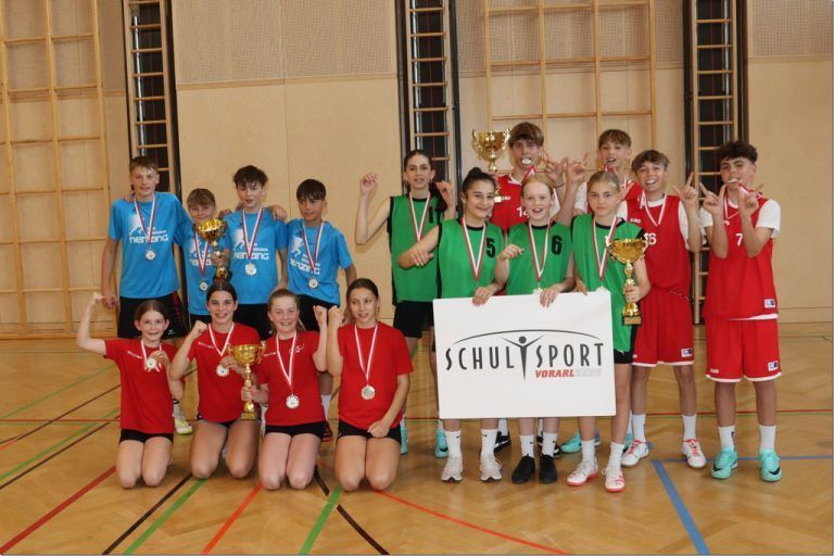 alle vier sieger im a bewerb mini und maxi - A-Bewerb 3x3 Basketball in Rankweil