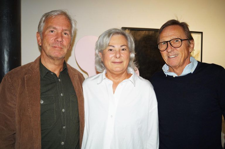 Stefan Holzmüller, Jutta und Robert Krüse freuten sich auf Rudi Anschober - Wir können es gut haben - Der frühere Politiker Rudi Anschober hat ein Buch geschrieben, eine Vision bis ins Jahr 2040, das Mut macht.