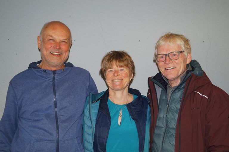 Das Musiker-Paar Norbert Dehmke und Veronika Ortner-Dehmke mit Künstler Helmut Schlatter - Kafka, Kant und Kraus - Ein Abend für Franz Kafka