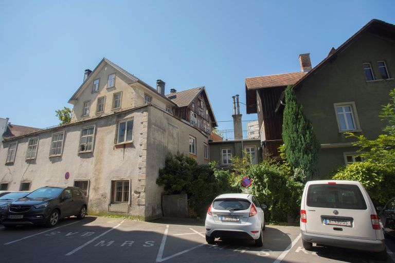Fotos von den leerstehenden, abbruchreifen Häusern Ruinenviertel Montfortstraße und Sankt-Anna-Straße