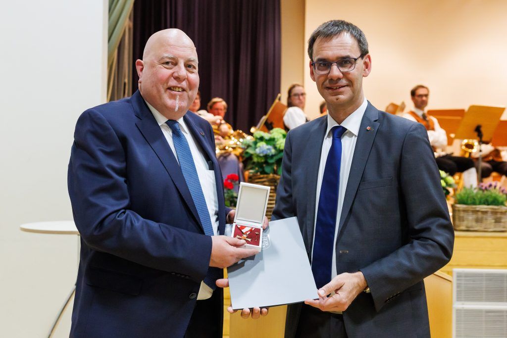 Großes Verdienstzeichen für Meininger Alt-Bürgermeister Thomas Pinter