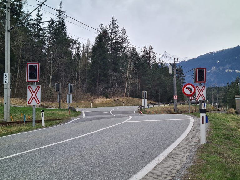 Eisenbahnkreuzung, Alma-Kreuzung, L188
