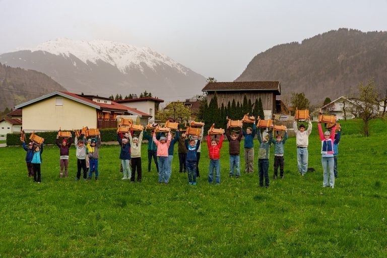 Osternacht mit Rätschen und Ehrungen in Vandans