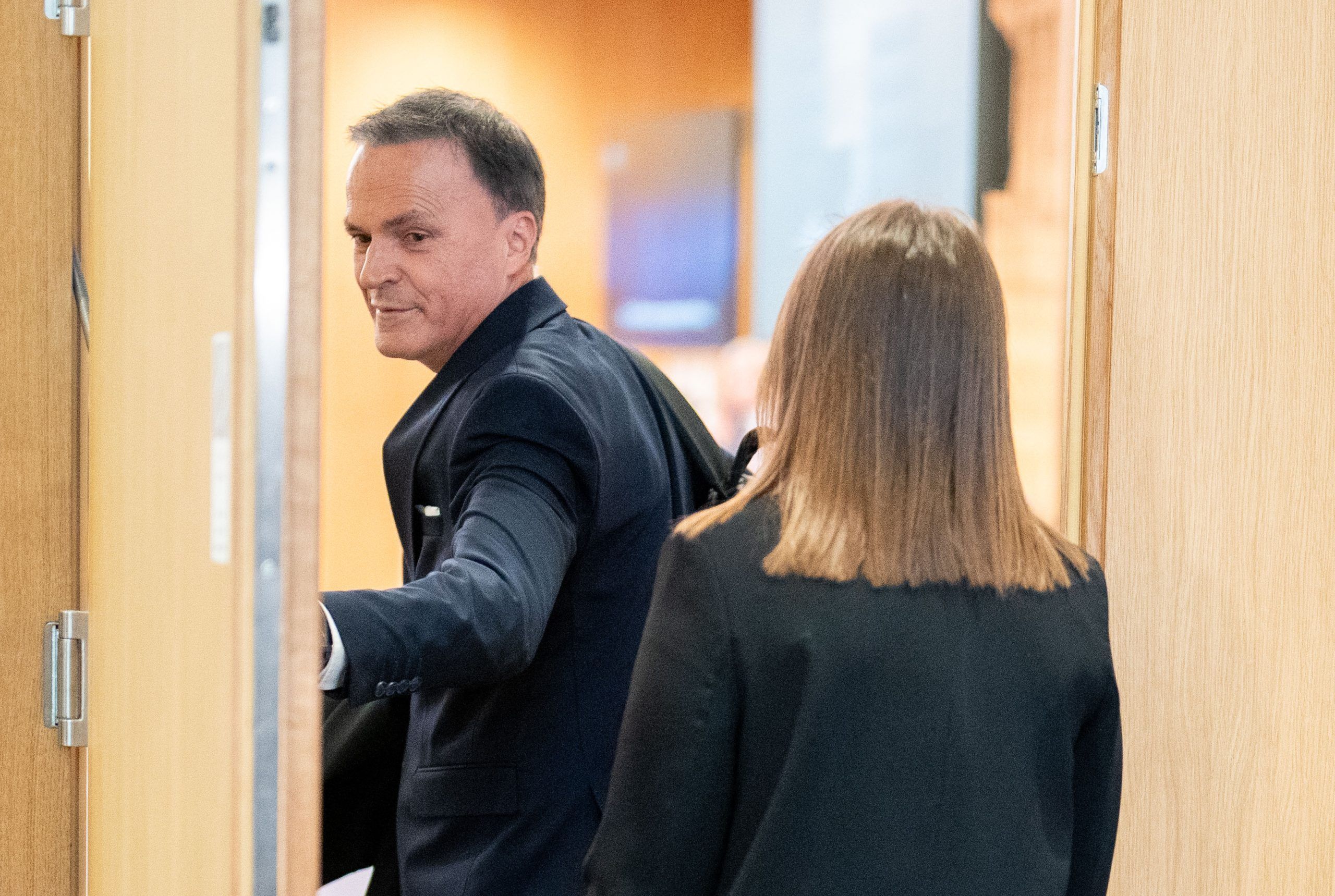 ABD0047_20240404 – WIEN – STERREICH: Der als Auskunftsperson geladene FMA-Chef Eduard Mller im Rahmen einer Sitzung des des COFAG-U-Ausschusses am Donnerstag, 04. April 2024, im Parlament in Wien. – FOTO: APA/GEORG HOCHMUTH