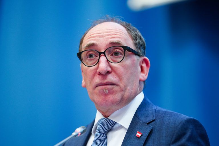 ABD0113_20240315 – WIEN – STERREICH: Gesundheitsminister Johannes Rauch (Grne) anl. der Konferenz 67. Sitzung der UNO-Drogenkommission, am Freitag, 15. Mrz 2024, in Wien. – FOTO: APA/EVA MANHART