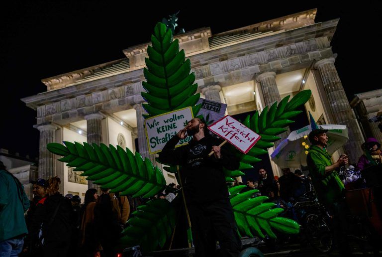 TOPSHOT-GERMANY-POLITICS-HEALTH-CANNABIS-budget