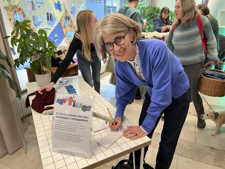 Annemarie Ferchl-Blum schrieb die Kleidergeschichte auf