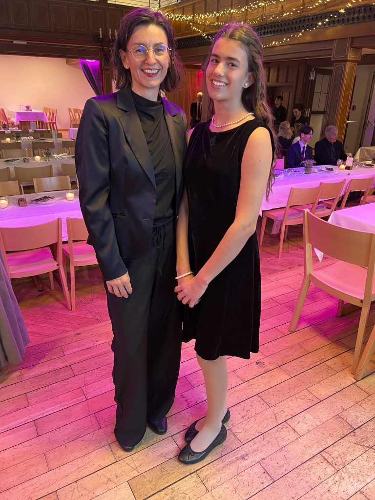 Carina Jielg kam mit Tocher Leni zum Ball