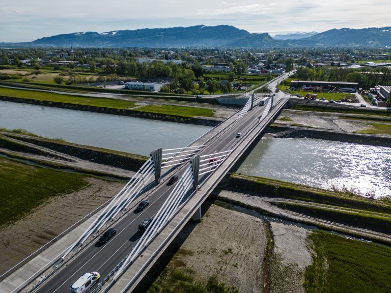 Rheinbrcke Hard-Fu§ach, Neue Brcke wird neu erffnet. Wir lassen sie uns von einem Experten erklren. Videorundgang plus Fotos