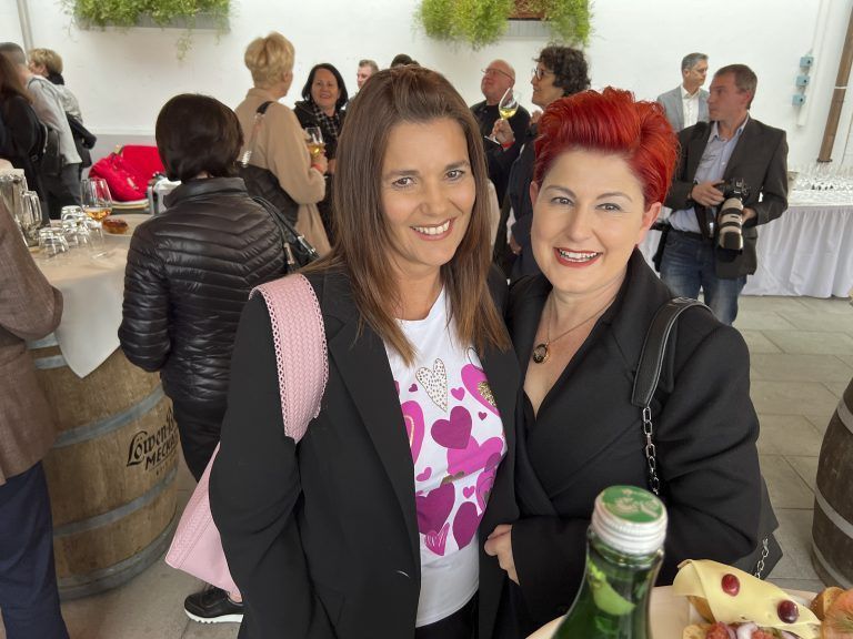 Daniela Kennerknecht und Susanne Paterno kamen zum Jubiläum