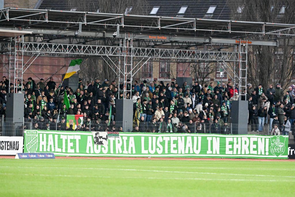 Drogenverdacht auf Derby-Tribüne