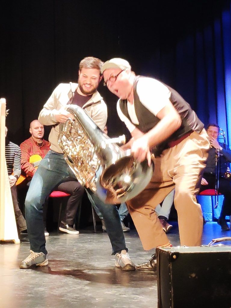 Instrumentenvorstellung mit Pantomime Thiemo