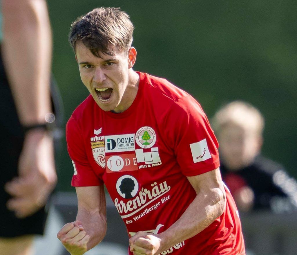 Furiose Rothosen drehen 0:2-Rückstand in Sieg