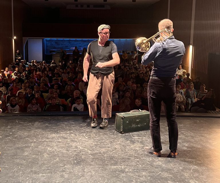 Instrumentenvorstellung mit Pantomime Thiemo
