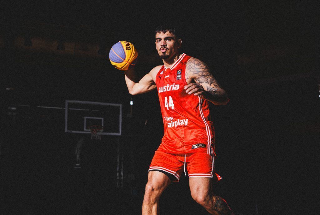Vom Basketballer zum MMA-Kämpfer und retour