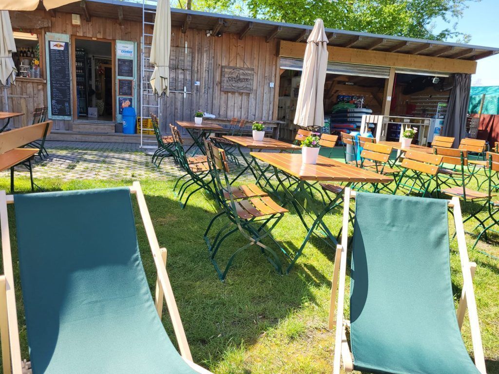 Neues Team, neues Konzept, neues Gebäude: Der Surfmax in Hard startet neu durch
