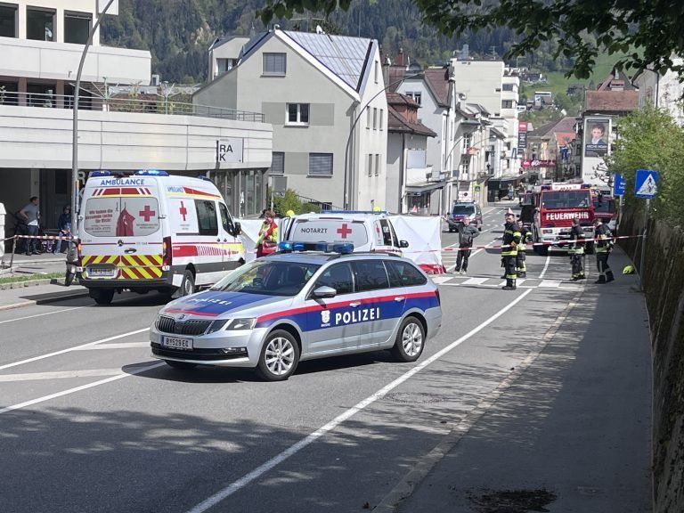 Verkehrsunfall in Bregenz - Fahrradfahrer verstorben