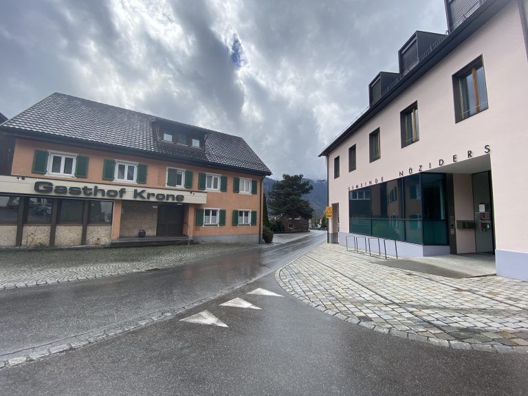 Nüziders, Gasthof Krone, Gemeindeamt, Ortszentrum