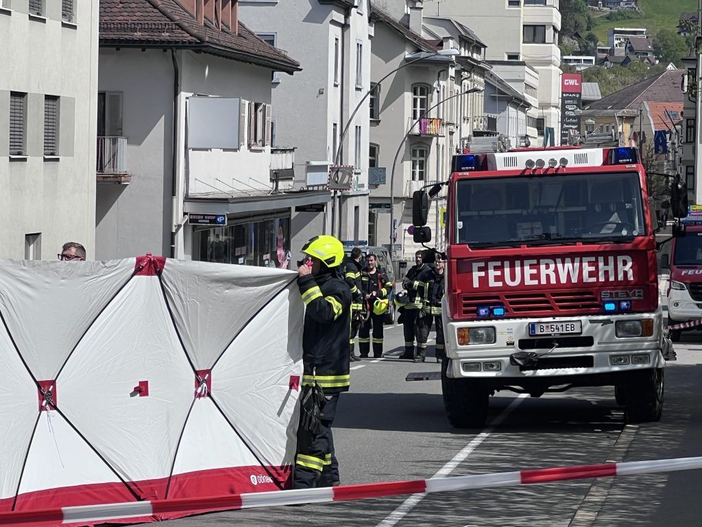 Radfahrer (56) von Geländewagen erfasst und gestorben: weitere Details