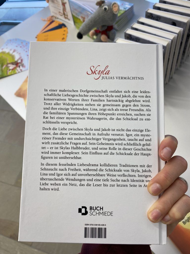 Diese Frau schreibt ihre Bücher noch von Hand
