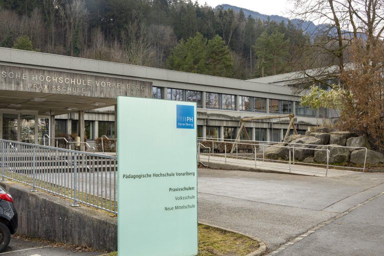 Pädagogische Hochschule Vorarlberg Fassadenfotos mit Tafe