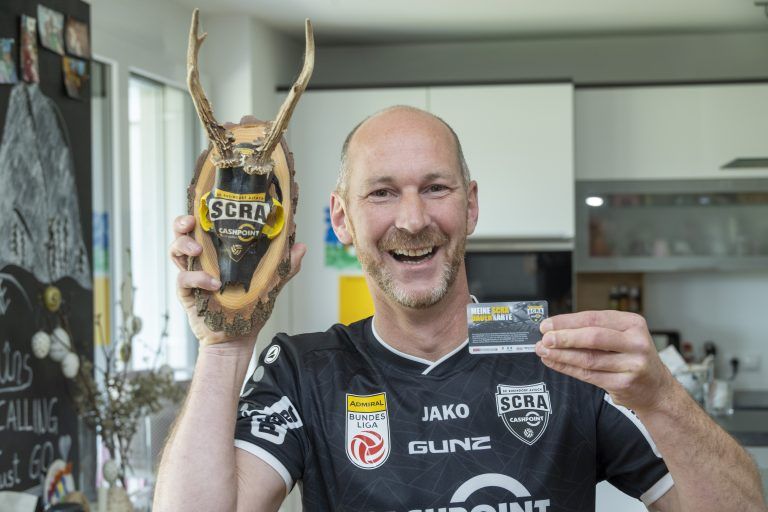 Bei Ulrich Bachmeier zu Hause eine Fangeschichte, auch mit seiner Tochter, sind bei allen SCRA-Spielen
