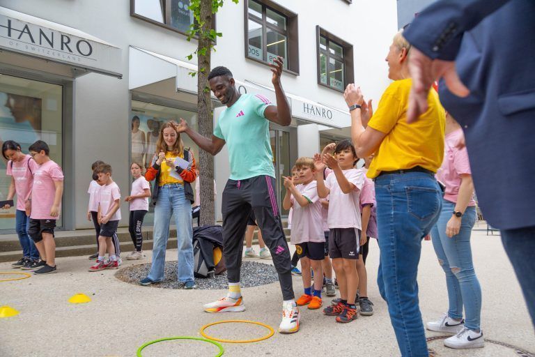 Sportstunde mit den Meeting-Stars