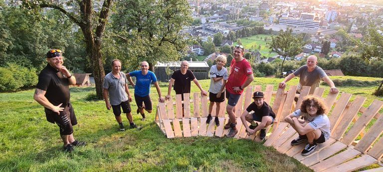 Die Organisatoren haben sich wieder eine spektakuläre Streckenführung für das 26. MTB-Zanzenberg-Rennen überlegt. - © cth