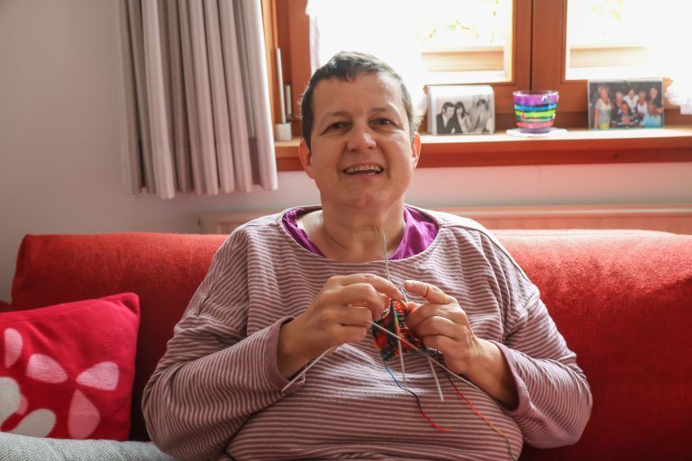 Kind, Fotos von Christa und Toni Schallert mit ihrer autistischen Tochter Petra.