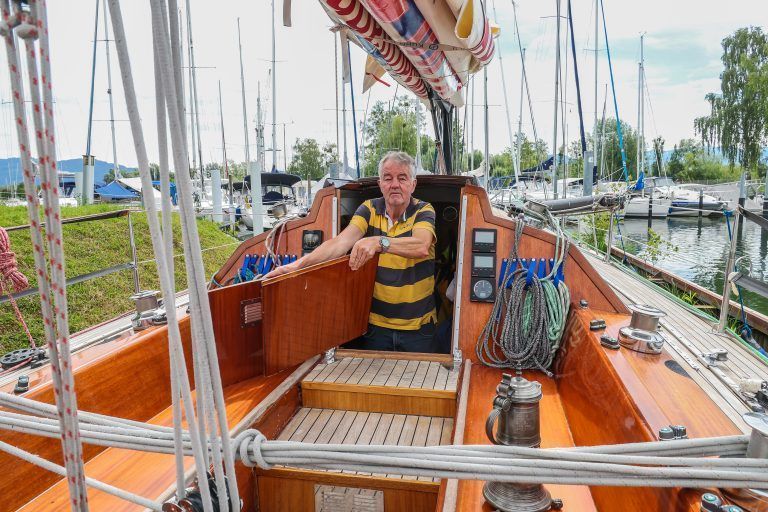 Dietmar Salzmann Rund Um Regatta, Dietmar Salzmann segelt bei der Rund um, Bilder von ihm auf dem Boot.